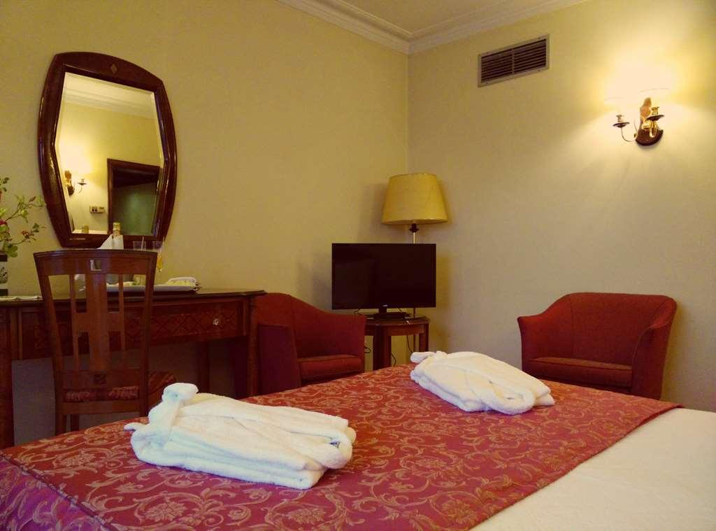 Golden Tulip Porto Gaia Hotel Вила-Нова-ди-Гая Номер фото