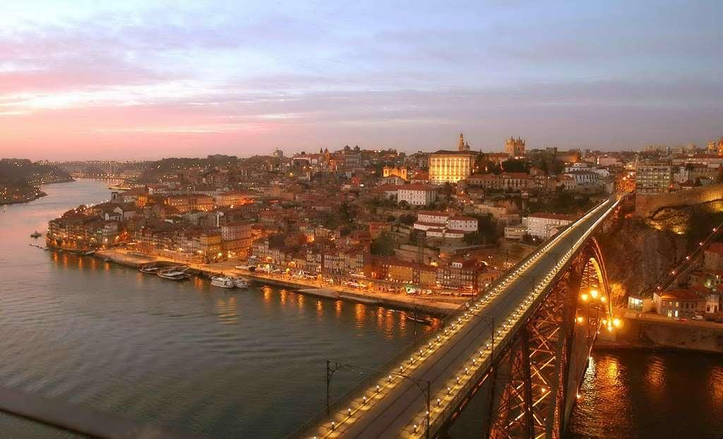 Golden Tulip Porto Gaia Hotel Вила-Нова-ди-Гая Удобства фото