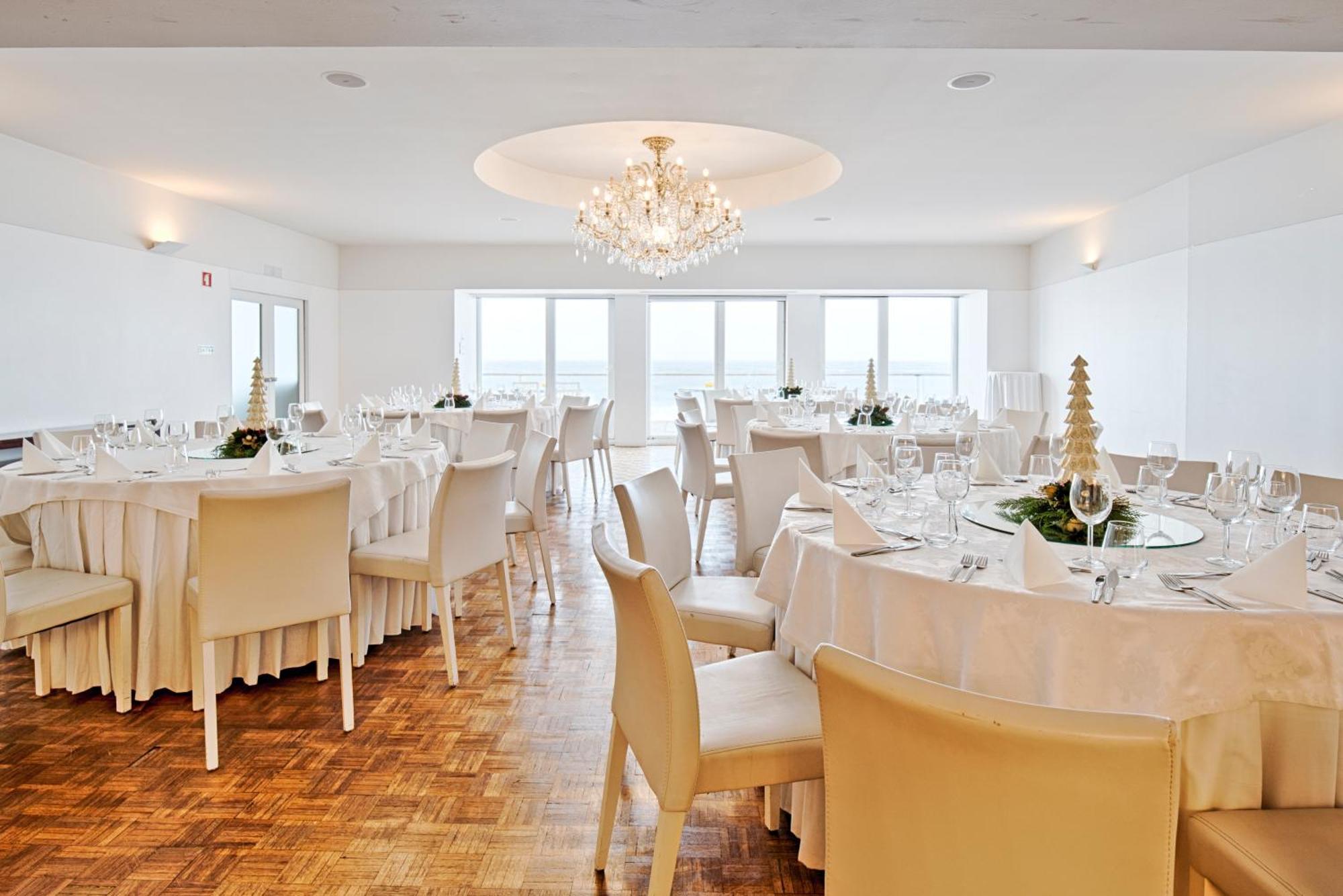 Golden Tulip Porto Gaia Hotel Вила-Нова-ди-Гая Экстерьер фото