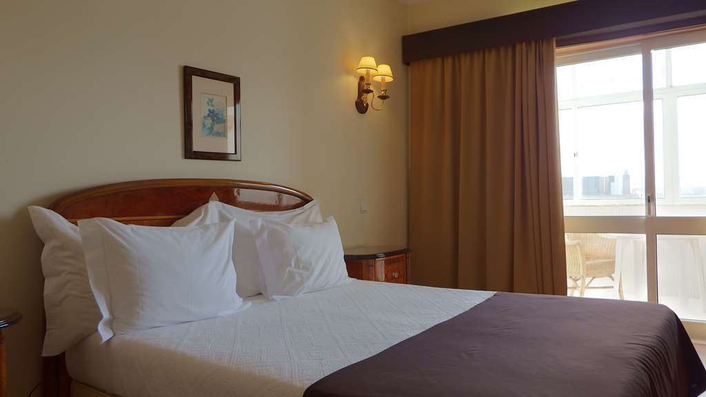 Golden Tulip Porto Gaia Hotel Вила-Нова-ди-Гая Экстерьер фото