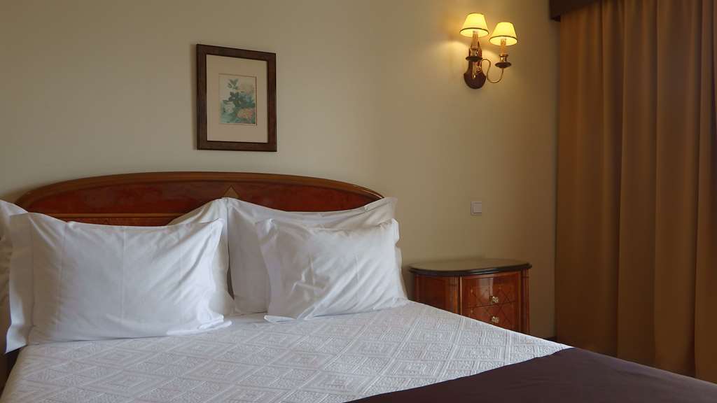 Golden Tulip Porto Gaia Hotel Вила-Нова-ди-Гая Экстерьер фото