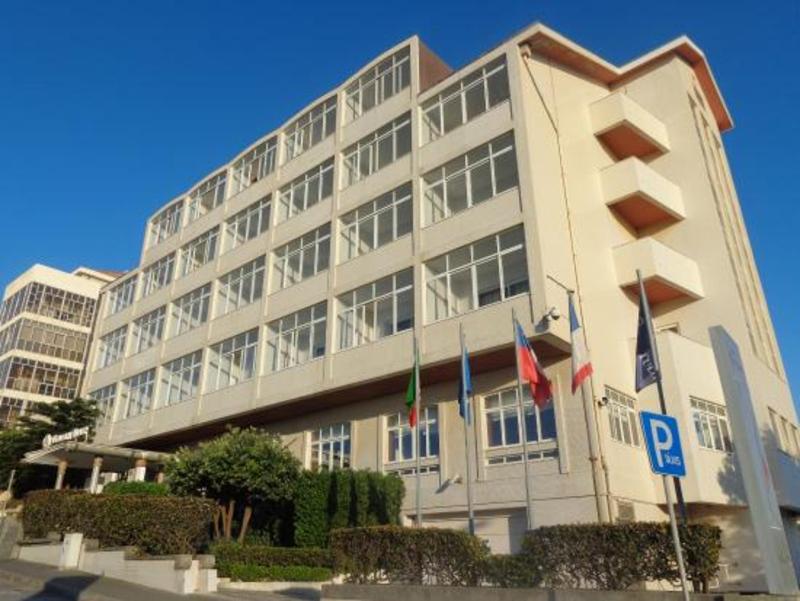 Golden Tulip Porto Gaia Hotel Вила-Нова-ди-Гая Экстерьер фото