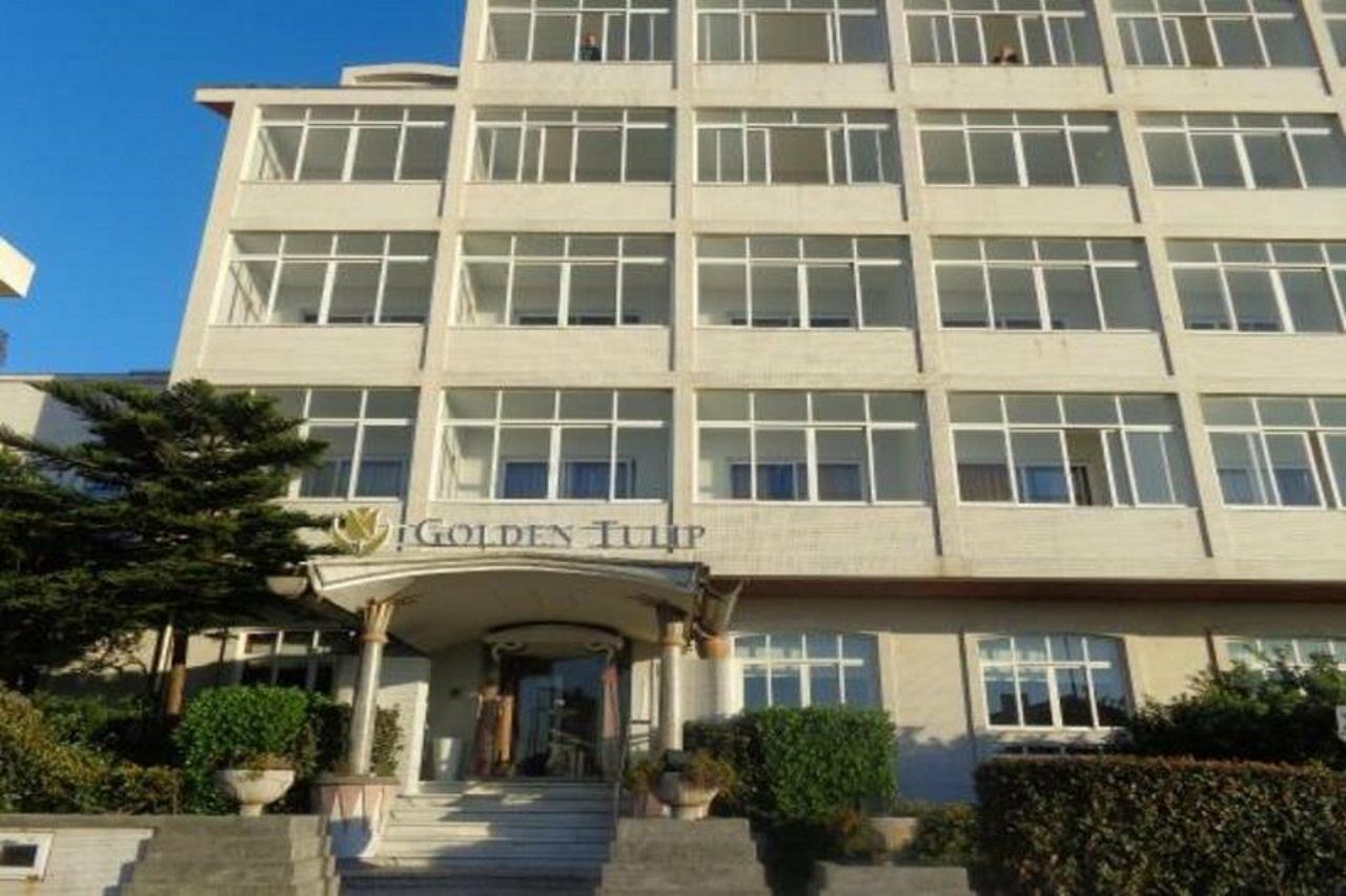 Golden Tulip Porto Gaia Hotel Вила-Нова-ди-Гая Экстерьер фото